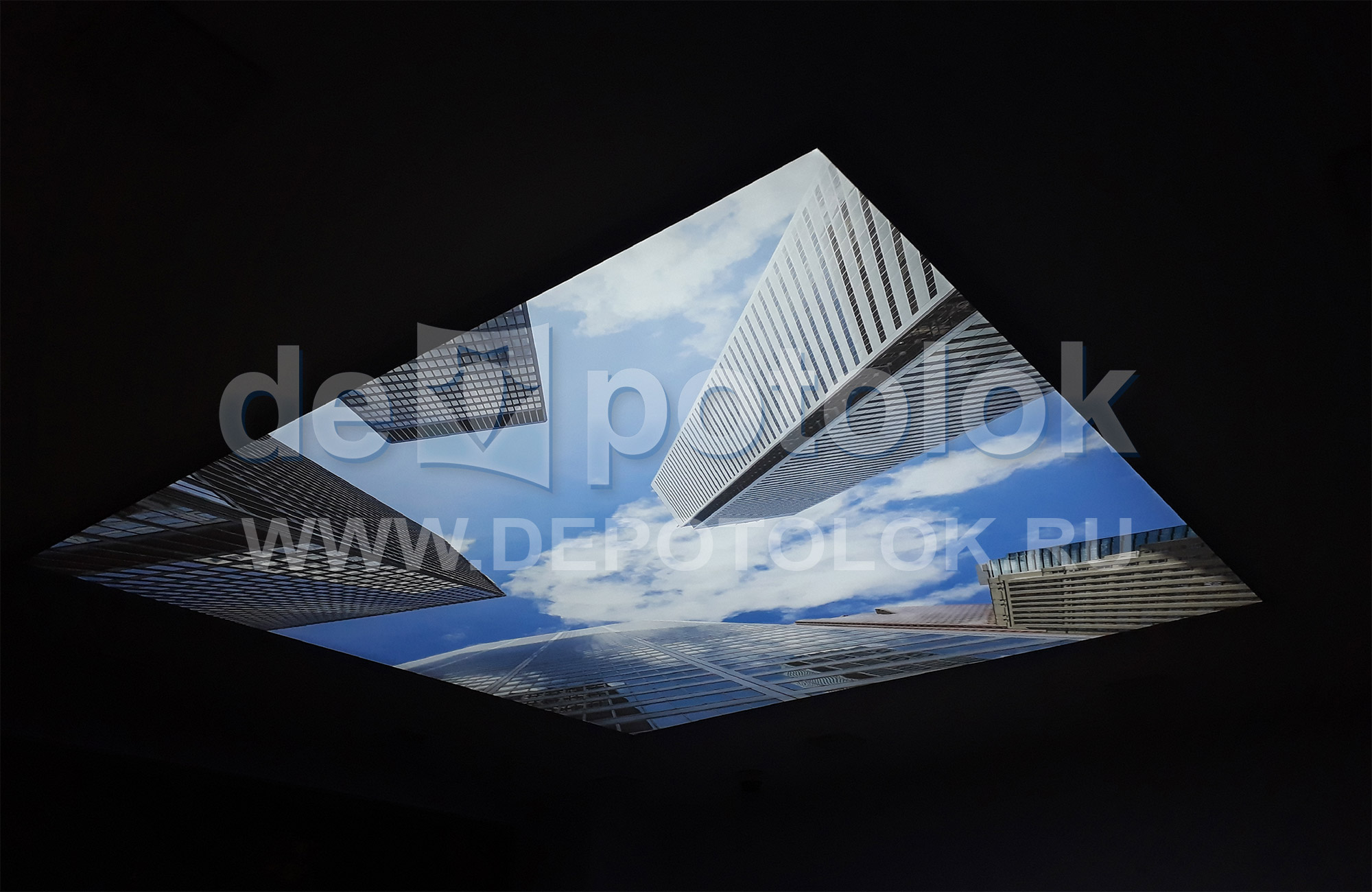 Черный натяжной потолок с фотопечатью